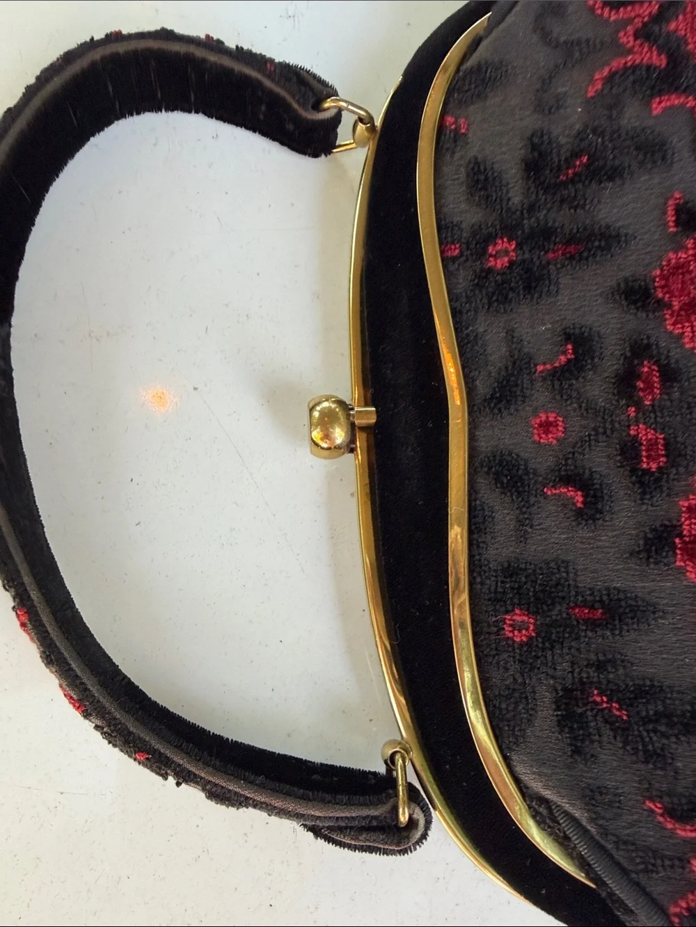 Meyers Made in the USA Vintage Black and Red Floral Frame Wristlet with Gold Ac